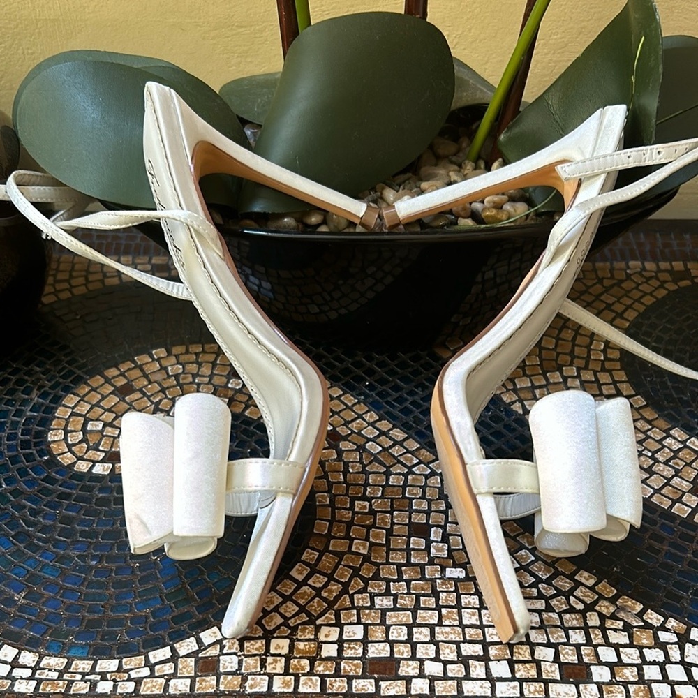 Fredrick’s of Hollywood Julienne Bow Ivory Open Toe Ankle Strap Stiletto Heels 9 - Picture 10 of 16